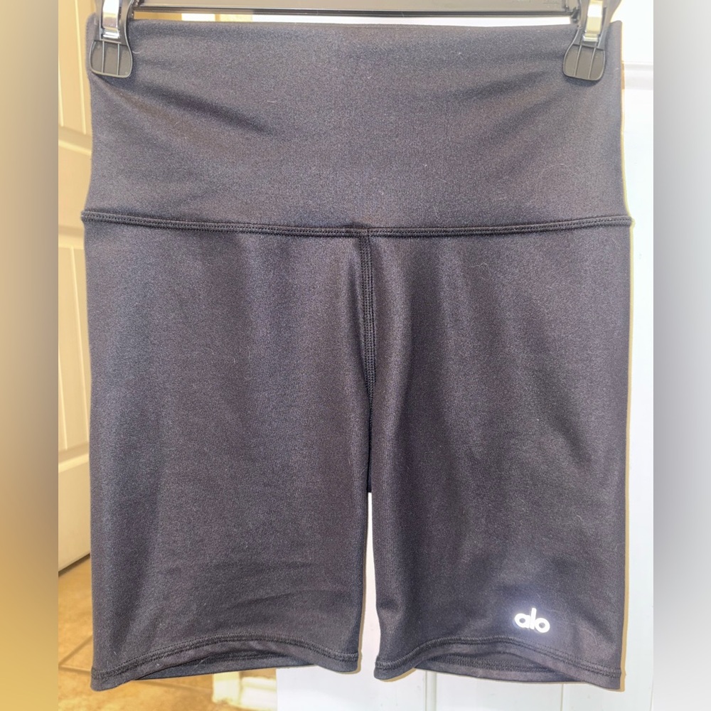 ALO Yoga biker shorts